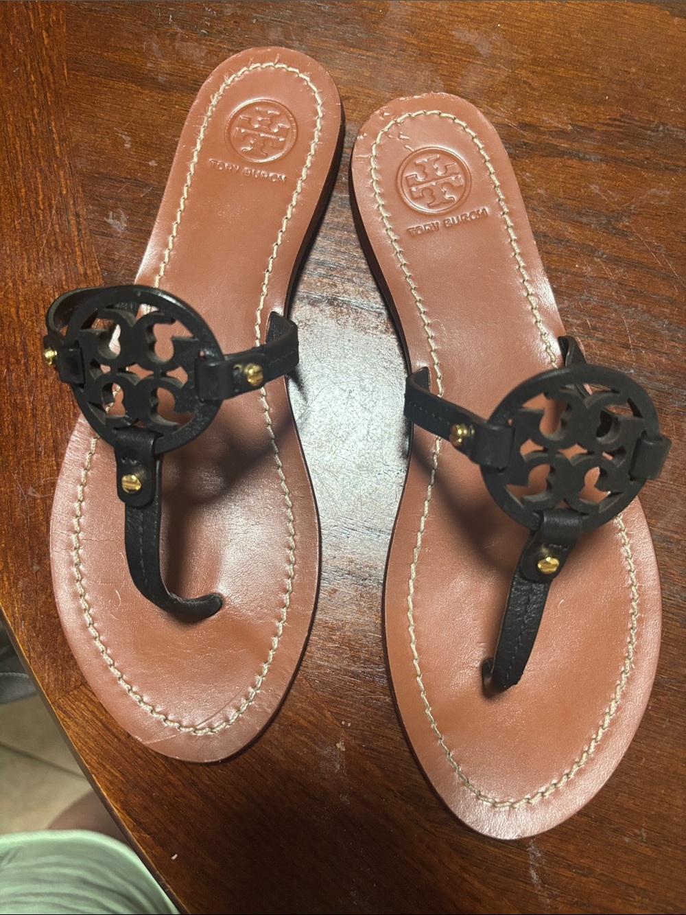 TORY BURCH BLACK GABRIEL THONG SANDALS - 6.5